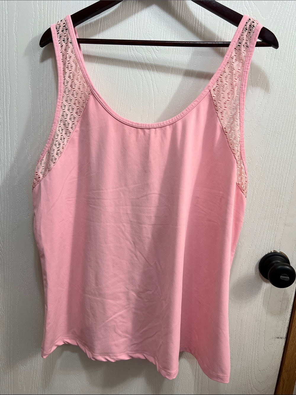 Fabletics Pale Pink Lace-Trim Scoop Tank